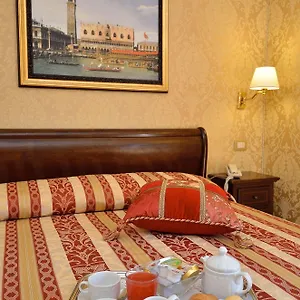 Residenza Goldoni Alojamento de Acomodação e Pequeno-almoço Veneza